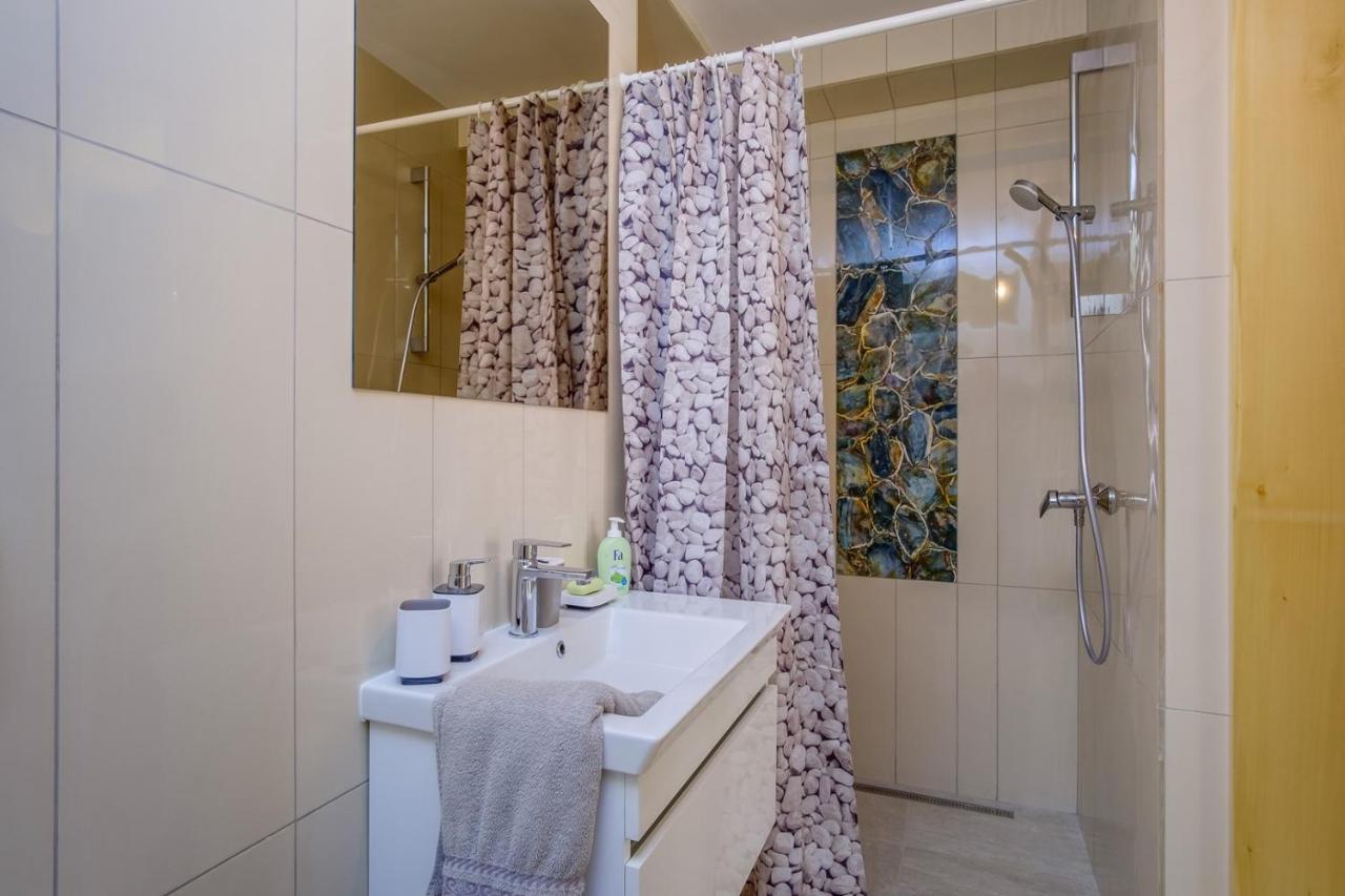 Elegant Apartment Iris Mali Lošinj Kültér fotó